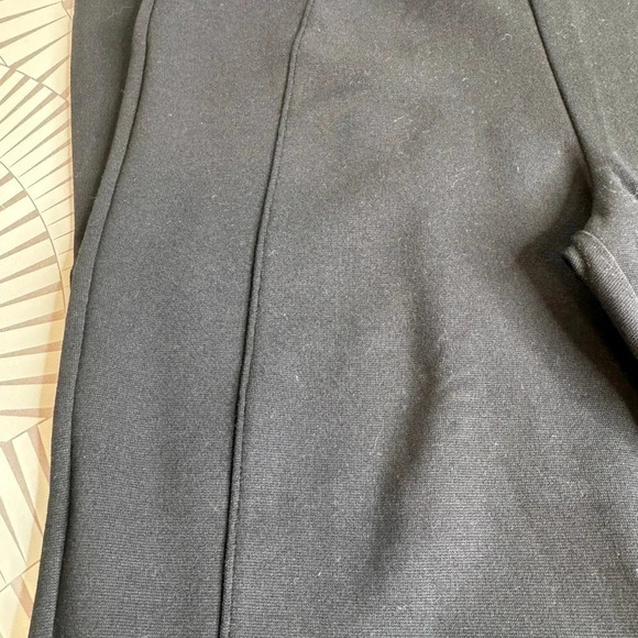 NWOT ASSETS BY SPANX BLACK PINTUCK LEGGINGS - Picture 3 of 5